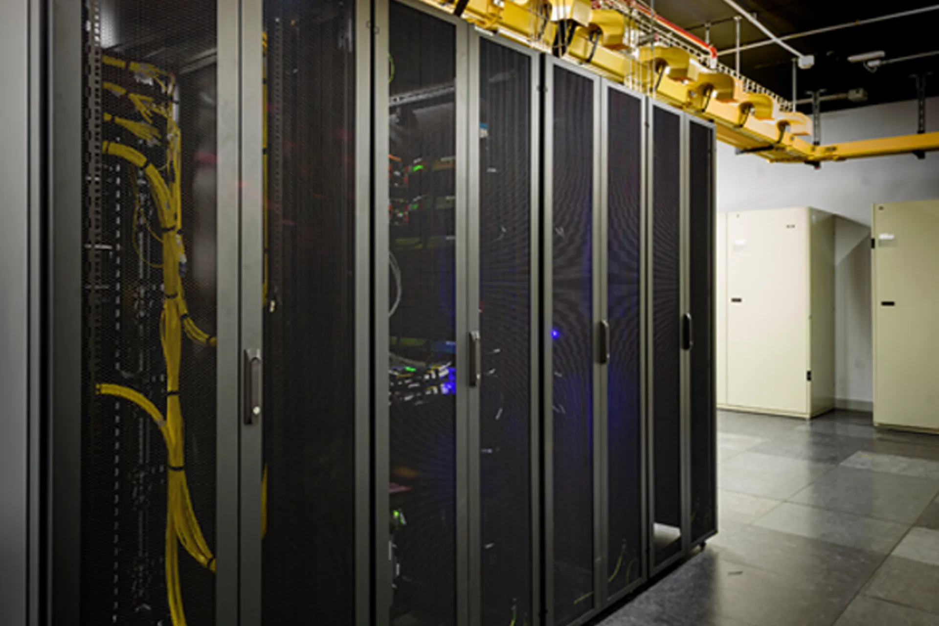 Server rack optimization solutions in Quebec